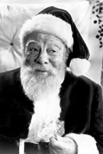 How tall is Edmund Gwenn?